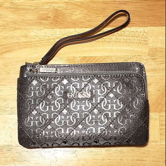 NWOT Guess wristlet wallet - Picture 1 of 7